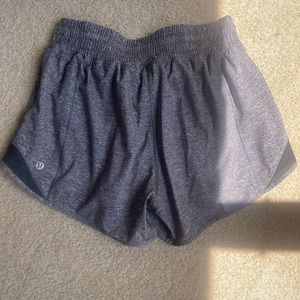 Lululemon hotty hot 4” high rise shorts